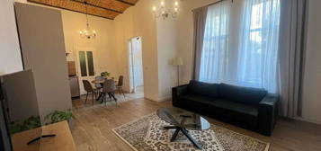 De vânzar apartament 2 camere, la curte, zona ultracentrală