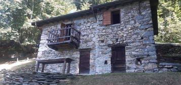 Baita/chalet in vendita in via carate s.n.c