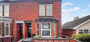 2 bed semi-detached house for sale