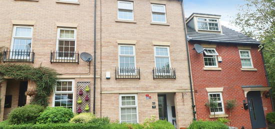 4 bed town house for sale