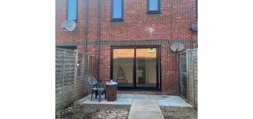 2 bed terraced house to rent