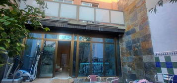 Chalet adosado en venta en calle Muntadas