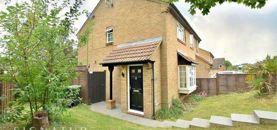 Semi-detached house to rent in Station Road, Kings Langley WD4