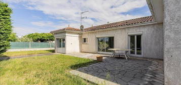 Maison de plain-pied  à vendre, 4 pièces, 3 chambres, 105 m²