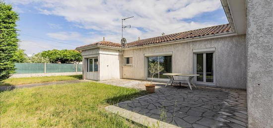 Maison de plain-pied  à vendre, 4 pièces, 3 chambres, 105 m²