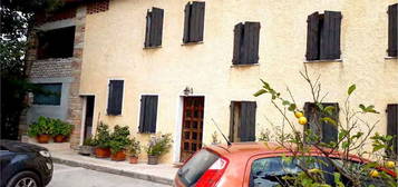 Casa indipendente in vendita in via Menegoni