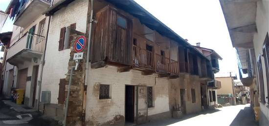Casa indipendente in vendita in via Vigo, 13