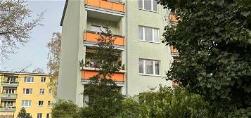 Schöne 3 Zimmer Wohnung in Berlin Haselhorst direk an der U7