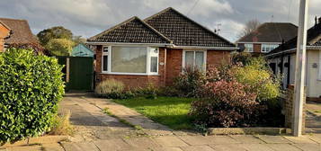 Bungalow to rent in Amesbury Avenue, Grimsby, Lincolnshire DN33