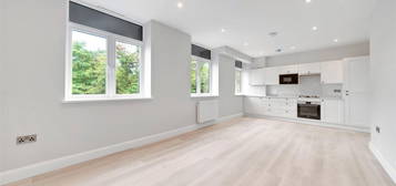 2 bed flat for sale