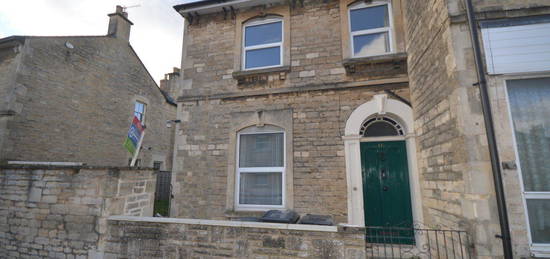 End terrace house to rent in Queen Street, Cirencester, Gloucestershire GL7