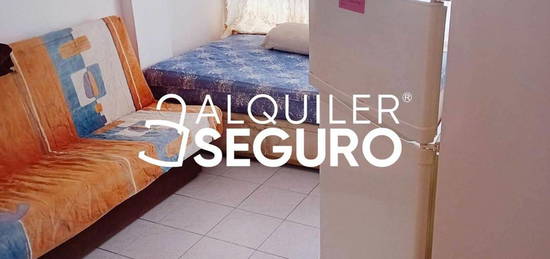 Alquiler de Estudio en calle Aquiles