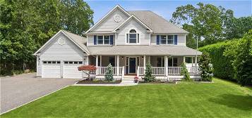 19 Canvasback Ln, East Quogue, NY 11942