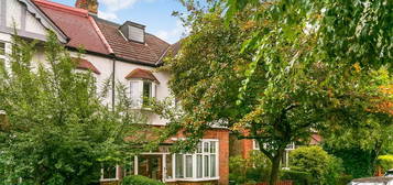 6 bedroom semi-detached house for sale