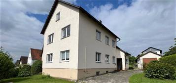 Renovierungsbedürftiges Zweifamilienhaus in Wackersdorf