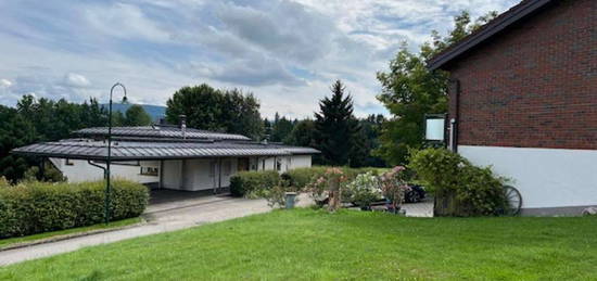 Nähe Attersee - Bungalow in Hanglage mit Einliegerwohnung