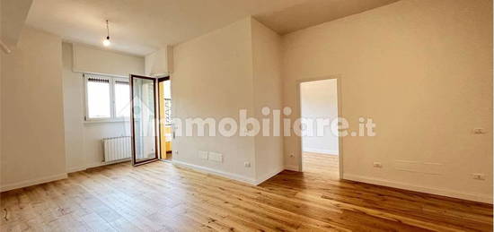 Trilocale viale Spartaco Lavagnini, 18, Libertà - Savonarola, Firenze