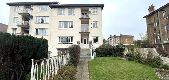 Flat to rent in Vogue Court, 107-109 Widmore Road, Bromley, Kent BR1