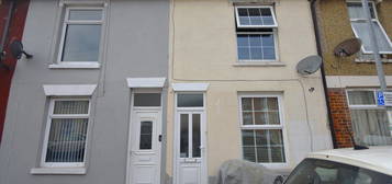 3 bed terraced house to rent