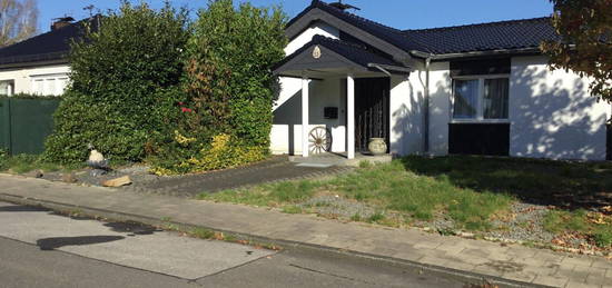 WOHNUNG MIT TERRASSE GARTEN PKW PARKEN