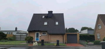 Einfamilienhaus in Heide zu vermieten inkl. Garage + Garten