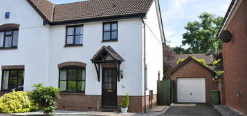 3 bedroom semi-detached house to rent