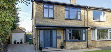 3 bedroom semi-detached house for sale