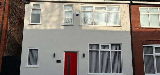 3 bed end terrace house to rent