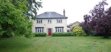 5 bedroom detached house to rent