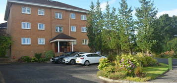 2 bedroom ground floor flat for sale