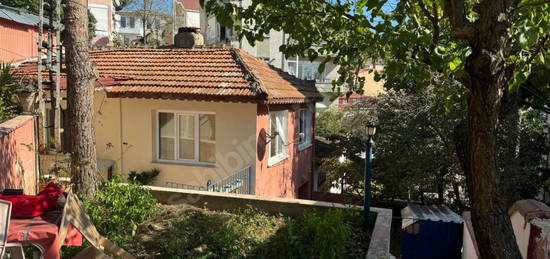 Sarıyer Zümrüt Evler'de Bahçeli Müstakil Dubleks Kiralık