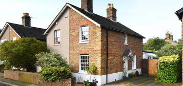 2 bed semi-detached house for sale