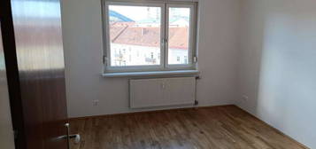 2 Zi. -Whg. m. Balkon u. Fernblick in zentraler Lage