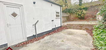 1 bedroom ground floor flat to rent