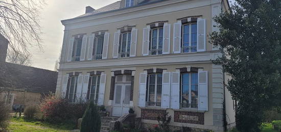 Maison 2 étages  à vendre, 10 pièces, 7 chambres, 293 m²