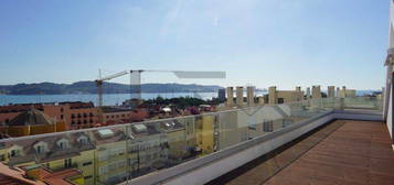 Apartamento T4 Duplex com Terraço com Vista Rio para Venda em Belém...