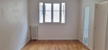 Appartement  à louer, 2 pièces, 1 chambre, 40 m²