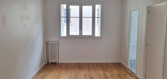 Appartement  à louer, 2 pièces, 1 chambre, 40 m²