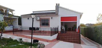 Casa o chalet independiente en venta en calle los Arenales