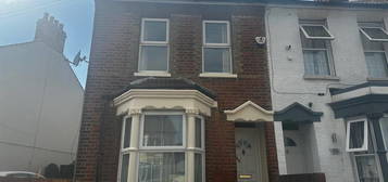 Terraced house to rent in Springhead Road, Northfleet, Gravesend DA11