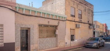 Casa en calle Mercader, Barrio de Peral, Cartagena