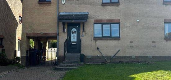 3 bedroom semi-detached house to rent