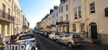 Flat to rent in Devonshire Place, Brighton BN2