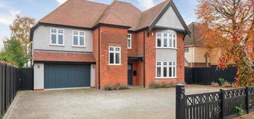 5 bedroom detached house for sale