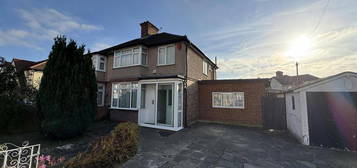 4 bedroom semi-detached house to rent