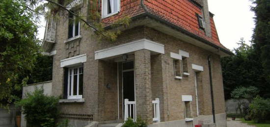 Maison  à louer, 5 pièces, 2 chambres, 75 m²