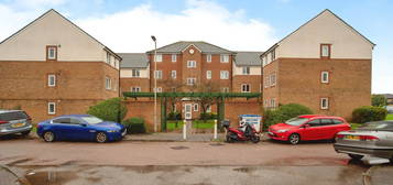 Flat for sale in Pioneer Way, Watford WD18