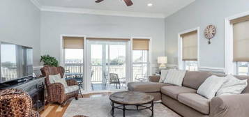 84 W 2nd St, Folly Beach, SC 29439