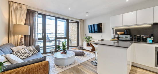 Flat for sale in The Grange, London SE1