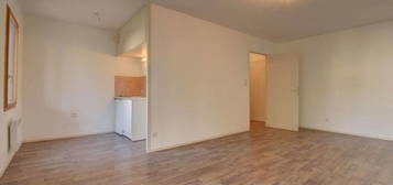 Studio  à louer, 1 pièce, 31 m², Étage 2/4